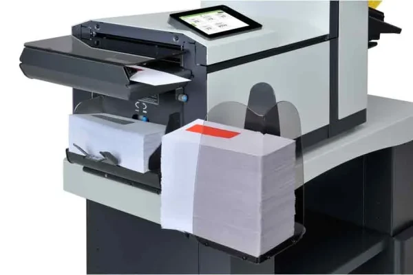 El equipo ensobrará ¡hasta 200 cartas en menos de 5 minutos!