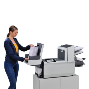 Fácil de cargar: con la Ensobradora Quadient DS 77IQ podrás hacer multitareas