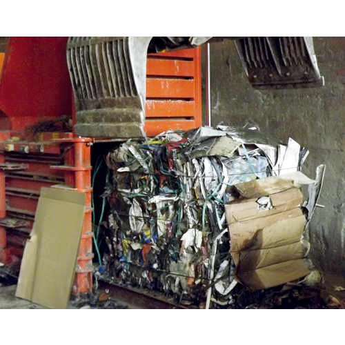 máquina puede producir fardos de cartón d